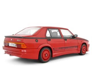 Alfa 75 1.8i Turbo Evoluzione 1987  rot Laudoracing 1:12 Resinemodell (Türen, Motorhaube... nicht zu öffnen!)